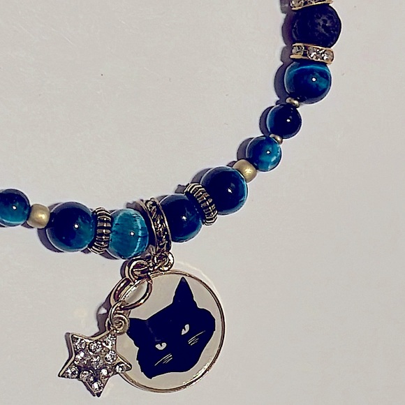 Cats Eye, Lava Stone, Amulet & Charm Bracelet - Picture 11 of 12